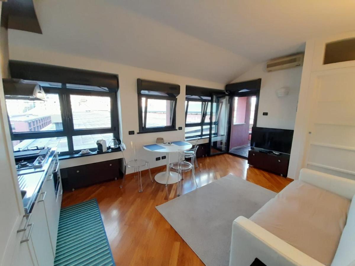 Bilocale Vista Mare Con Terrazzo-Porto Antico- Parcheggio Scontato Leilighet Genova Eksteriør bilde