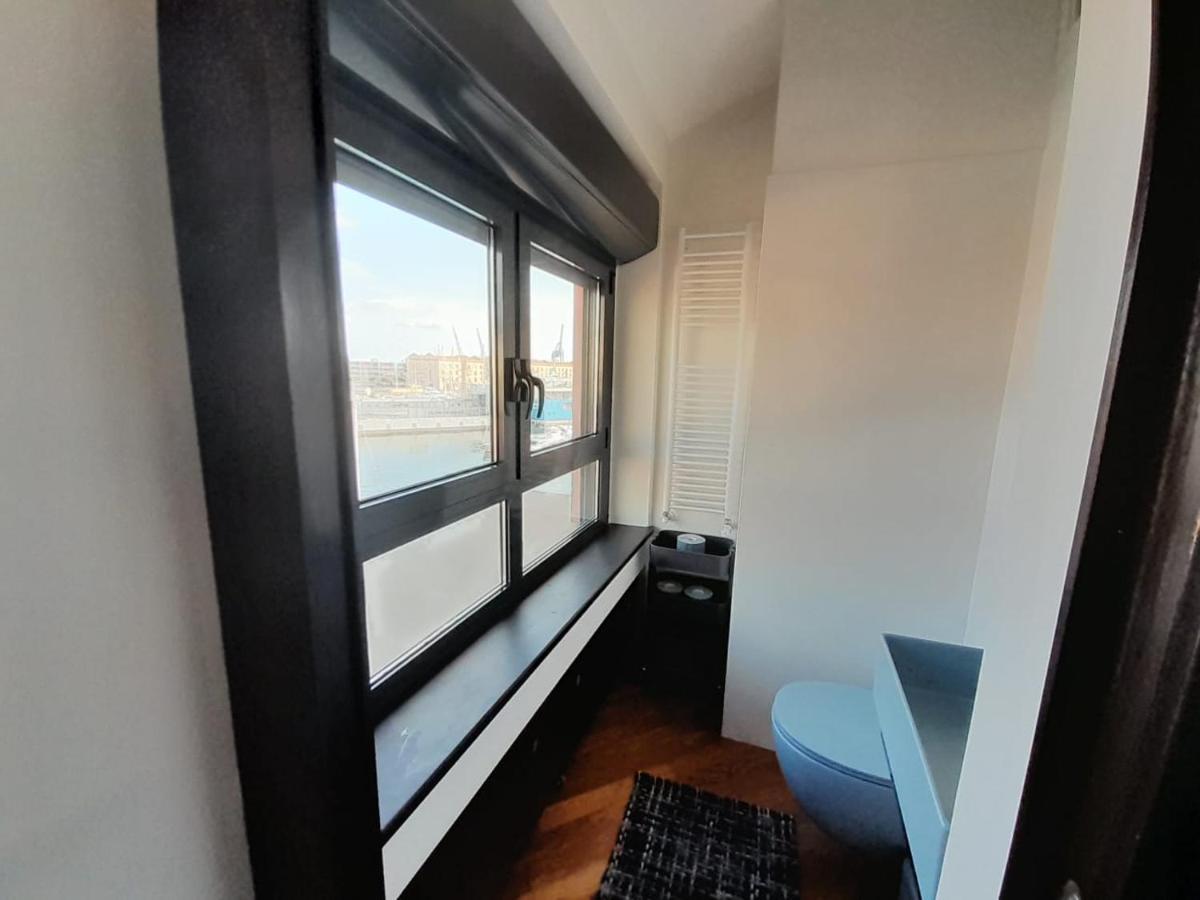 Bilocale Vista Mare Con Terrazzo-Porto Antico- Parcheggio Scontato Leilighet Genova Eksteriør bilde