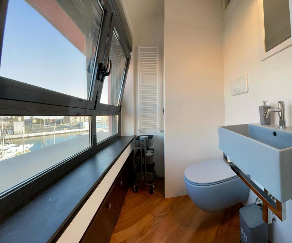 Bilocale Vista Mare Con Terrazzo-Porto Antico- Parcheggio Scontato Leilighet Genova Eksteriør bilde